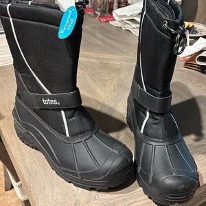 Totes Men’s snow boots New size 12 medium
